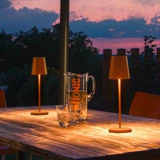 SLV genopladelig LED-lampe Vinolina Two, rustfarvet, aluminium, Ø 11 cm