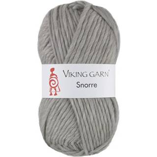 Viking Snorre 213 Lys grå Indhold: 100% Highland Merino Uld Vægt/længde: 100 g = ca. 100 meter Anbefalede pinde: 7.00-8.00 mm Strikkefasthed: 10 cm = 12 m Vask: Skånevask 30°C uden skyllemiddel / Tåler ikke tørretumbling / Tørres fladt.