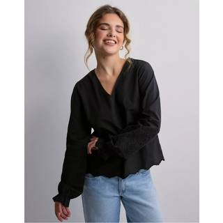 Pcjabby LS V-Neck top