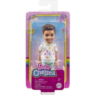 Barbie Chelsea Doll Small Boy Doll med brunt hår och blå ögon som bär Gummy Bear T-shirt Shorts & Shoes