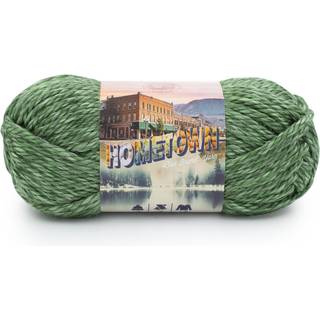 Lion Brand Hometown 135-241G Everglades Indhold: Uni color, mix, neon & twist: 100% akryl Tweed: 94% akryl, 6% viskose Vægt/længde: Uni color, mix, neon & twist: 142 g = ca. 74 meter Tweed: 113 g = ca. 59 meter Anbefalede pinde: 9.00 mm Strikkefasthed: 10 x 10 cm = 9 m x 12 p Vask: Maskinvask 40°C.