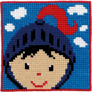 Børnestramajkit Ridder Påtegnet børnestramajkit med et fint ridder-motiv Et kit specielt velegnet til børn fra 5 år og opefter Det færdige broderi måler 25 x 25 cm.