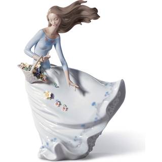 Lladro 01006767 Petals Of The Wind - P44105