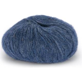 Du Store Alpakka Pus 4004 Blå Indhold: 70% baby alpakka, 17% akryl, 13% polyamid Vægt/længde: 50 g = ca. 100 meter Strikkefasthed: 10 cm = 12 m Anbefalede pinde: 9.00 mm Vask: Maskinvask 30 °C / Tåler ikke tørretumbling / Tørres fladt.