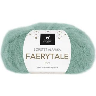 Du Store Alpakka Faerytale 720 Kamel Indhold: 100% fineste alpaca Vægt/længde: 50 g = ca. 175 meter Strikkefasthed:18 m i glatstrik på p nr 4.50 = 10 cm Anbefalede pinde: 4.50 mm Vaskeanvisning:Uldprogram 30 °C. Vrangen vendes ud før vask. Brug vaskemiddel til uld/silke. Brug ikke skyldemiddel. Tørres fladt. .