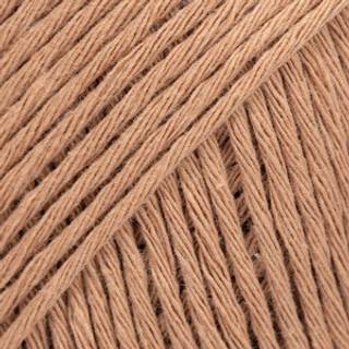 DROPS Cotton Light 37 Mandel (Uni Colour) Indhold: 50% Bomuld, 50% Polyester Garngruppe: B (20 - 22 masker) / 8 ply / DK / worsted Vægt/længde: 50 g = ca. 105 meter Anbefalede pinde: 4 mm Strikkefasthed: 10 x 10 cm = 21 m x 28 p Finvask 40º / Tørres fladt.