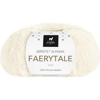 Du Store Alpakka Faerytale 745 Antrasit Indhold: 100% fineste alpaca Vægt/længde: 50 g = ca. 175 meter Strikkefasthed:18 m i glatstrik på p nr 4.50 = 10 cm Anbefalede pinde: 4.50 mm Vaskeanvisning:Uldprogram 30 °C. Vrangen vendes ud før vask. Brug vaskemiddel til uld/silke. Brug ikke skyldemiddel. Tørres fladt. .