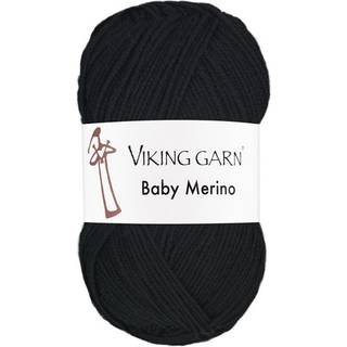 Viking Trend Baby Merino 203 Sort Indhold: 100% Merinould "superwash" Vægt/længde: 50 gram = ca. 175 meter Anbefalede pinde: 3 mm Strikkefasthed: 10 cm = 28 m Tåler maskinvask, uldvask max 40°C. Tørres fladt.