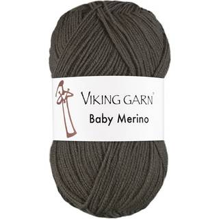 Viking Trend Baby Merino 233 Mosegrøn Indhold: 100% Merinould "superwash" Vægt/længde: 50 gram = ca. 175 meter Anbefalede pinde: 3 mm Strikkefasthed: 10 cm = 28 m Tåler maskinvask, uldvask max 40°C. Tørres fladt.