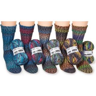 Lang Yarns Super Soxx Color 4-ply 428 Indhold: 75% ny uld, 25% polyamid Vægt/længde: 100 g = ca. 420 meter Anbefalede pinde: 2.5-3.5 mm. Strikkefasthed: 10 x 10 cm = 30 m x 41 p Vask: Maskinvask 40 ℃ / Kan tørretumbles / Brug aldrig skyllemiddel.