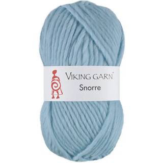 Viking Snorre 220 Lys blå Indhold: 100% Highland Merino Uld Vægt/længde: 100 g = ca. 100 meter Anbefalede pinde: 7.00-8.00 mm Strikkefasthed: 10 cm = 12 m Vask: Skånevask 30°C uden skyllemiddel / Tåler ikke tørretumbling / Tørres fladt.