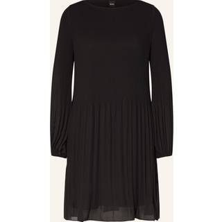 Plisseret kjole med regular fit og crew neck