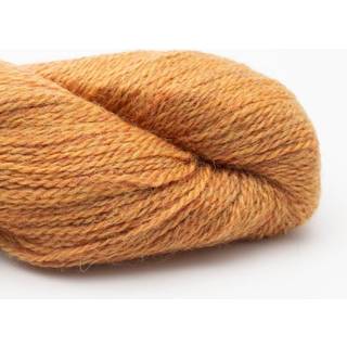 BC Garn Babyalpaca 10/2 RAS 61 Rav RAS Indhold: 100% Alpaca Vægt/længde: 50 g. = ca. 250 meter Anbefalede pinde: 2.5-4mm Strikkefasthed: 10 x 10 cm = 31 m x 42 r Vask: Håndvask/ Tåler ikke tørretumbling.