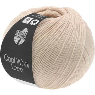 Lana Grossa Cool Wool Lace 13 Lys beige Indhold: 100% ren ny, ekstrafin merinould Vægt/Længde: 50 g = ca. 400 meter Anbefalede pinde: 2-3 mm Strikkefasthed: 10 x 10 cm = 34 m x 44 p Vask:Finvask 30º/ Tørres fladt.