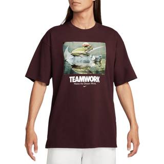 Nike Graphic T Shirt Burgundy