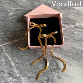 ANNEBRAUNER Snake Bow Øreringe 18K Guldbelagt