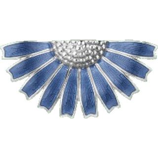 Georg Jensen Daisy Halv Blomst broche m. blå emalje, Sølv