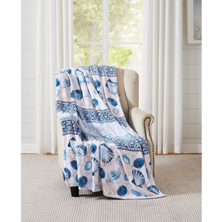 Dekorativ boligindretning Havliv kystkast t?ppe: bl?d plys fl?jl fleece beroligende nuancer af blues greener beige p? hvid accent med skaller og