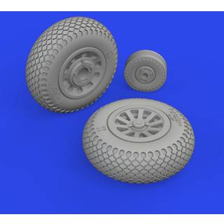 P-51D wheels cross tread