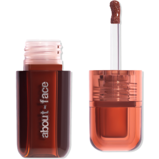 om ansigtet Blush Rush Liquid Blush - Fugtgivende, opbyggelig formel med jojobaolie, hyaluronsyre og squalane - Langtidsholdbar Dewy-finish - Veg