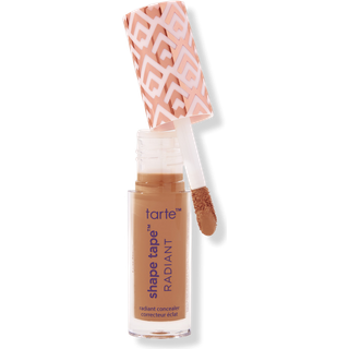 tarte form tape strlende medium dkkende concealer - 47H solbrun-dyb honning (solbrun til dyb hud med varme ferskenfarvede undertoner) - rejsest