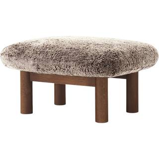 Audo Copenhagen Brasilia Ottoman Mørkbejdset Eg Fåreskind - Fodskamler Massiv Eg Sahara - 71022-005729