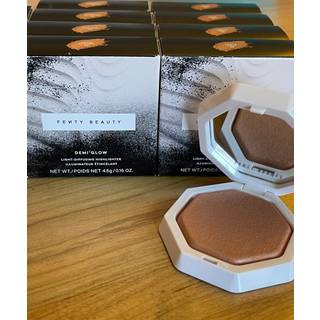 Fenty Beauty - Demi' Glow Light - Diffuserende Highlighter - Demiglow Light-diffusing Highlighter Cho - For Women - Brun