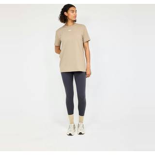Allie Badge Long Tee – Portabella – L – fra EYDA