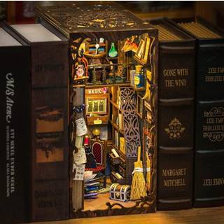 Magic Pharmacist - Book Nook Kit - CuteBee
