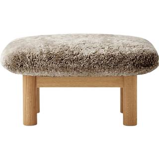 Audo Copenhagen Brasilia fodskammel Natural oak-Sahara sheepskin curly