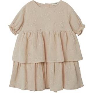 Lil Atelier Sandshell Broderie Anglaise Kjole
