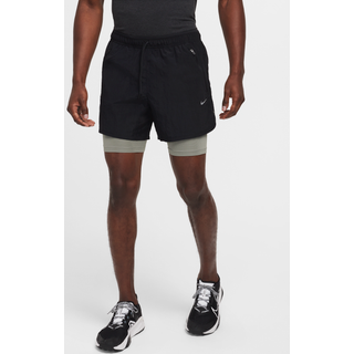 Vandafvsiende Nike Stride Running Division Dri-FIT-2-i-1-løbeshorts (13 cm) til mænd - sort