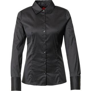 Bluse i figursyet pasform i poplin, der er nemt at stryge