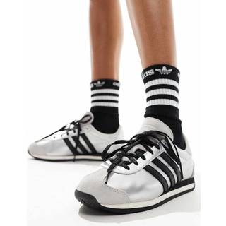 WMNS Country OG Sneaker in Off White & Core Black - 11