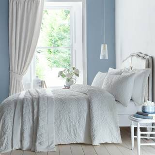 Appletree Appletree White Collier Luxury Jacquard Duvet Cover Set