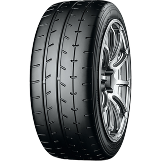 Yokohama Advan A052 ( 235/45 R17 97W XL )