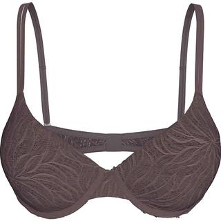 Sheer Marq Lace Demi