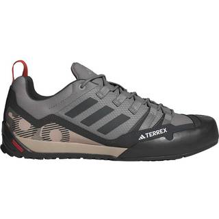 Terrex Swift Solo 2.0 vandresko - Charcoal Solid Grey / Carbon / Wonder Beige - 42 2/3