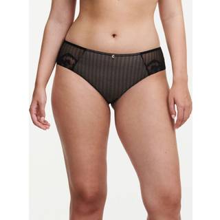 Cabaret Sauvage Revealing Shorty