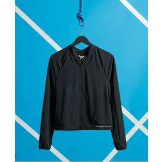 Superdry Training jakke i en let kvalitet