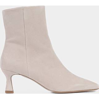 Samira Støvler, Hueso, 41