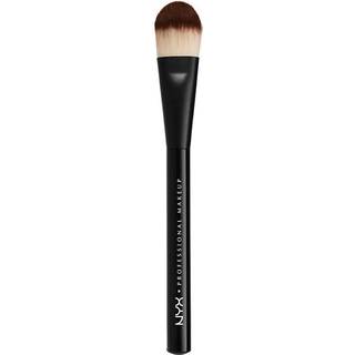 NYX pro flat foundation brush 07
