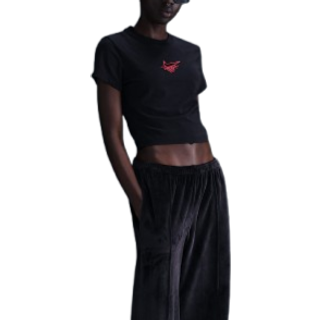 Kort, slank maskinstrikket Nike Sportswear Chill-T-shirt til kvinder - sort - M (EU 40-42)