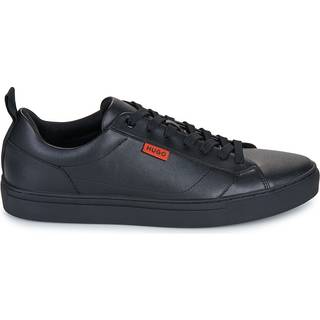 Sneakers i imiteret læder med rødt logomærkat