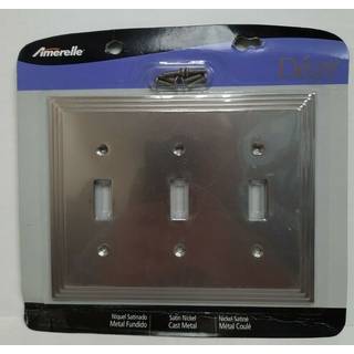 Amerelle Steps Triple Toggle Cast Metal Wallplate i satin nikkel lille