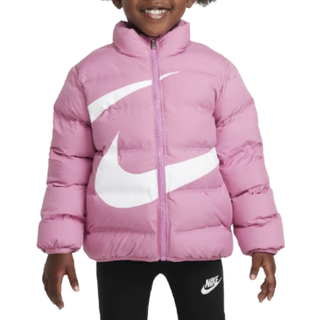 Præget Nike Wrapped Swoosh quiltet jakke til småbørn - Pink - 2T