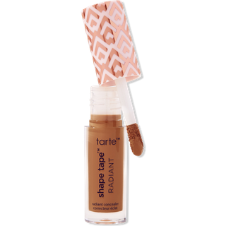 tarte form tape strlende medium dkkende concealer - 51H dyb honning (dyb hud med varme fersken undertoner) - rejsestrrelse