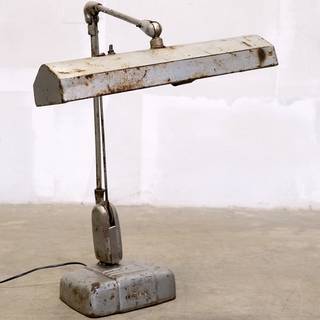 Scruf - Bordlampe i industriel look