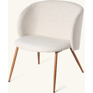Søstrene Grene | Loungestol i boucléstof |  Jern/polyester/polyuretan. 50 x 42,5 x 81 cm. | Knækket hvid