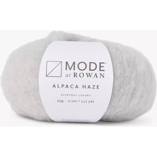 Mode at Rowan Alpaca Haze 012 Silver Indhold: 58% alpaca, 22% uld, 20% polyamid Vægt/længde: 25 g = ca. 212 meter Anbefalede pinde: 3.25-5.00 mm Strikkefasthed: 10 x 10 cm = 24-18 m x 38-27 p Vask:Vaskes i hånden / Tørres fladt.